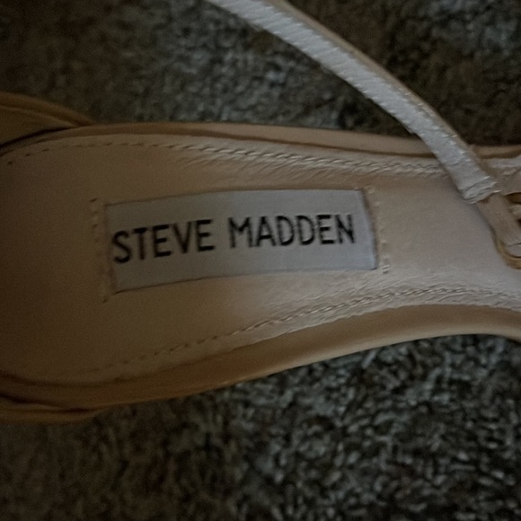 Nude stiletto heels - Picture 3 of 3